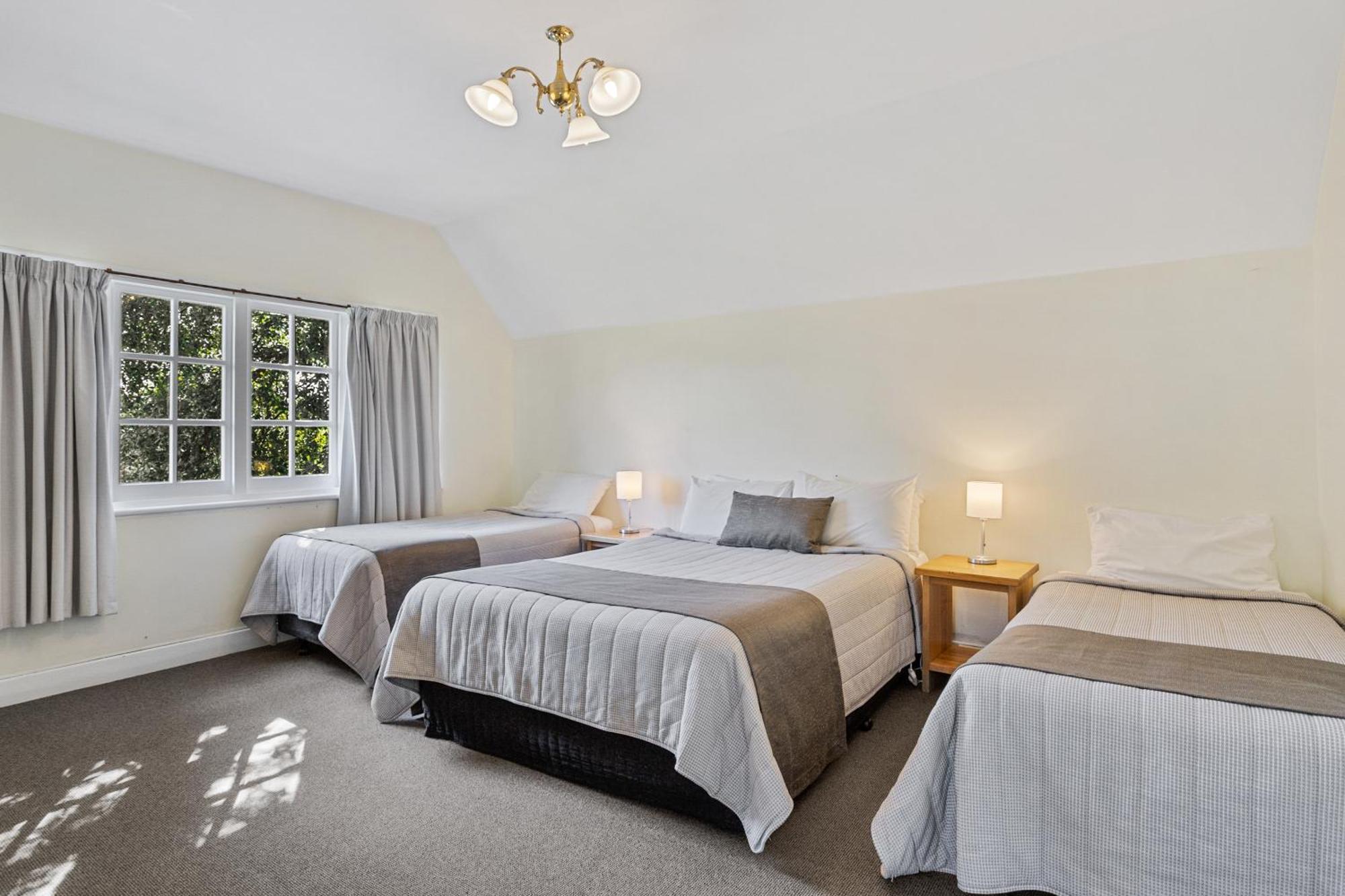 Riverfront & Restaurant Aparthotel Hobart