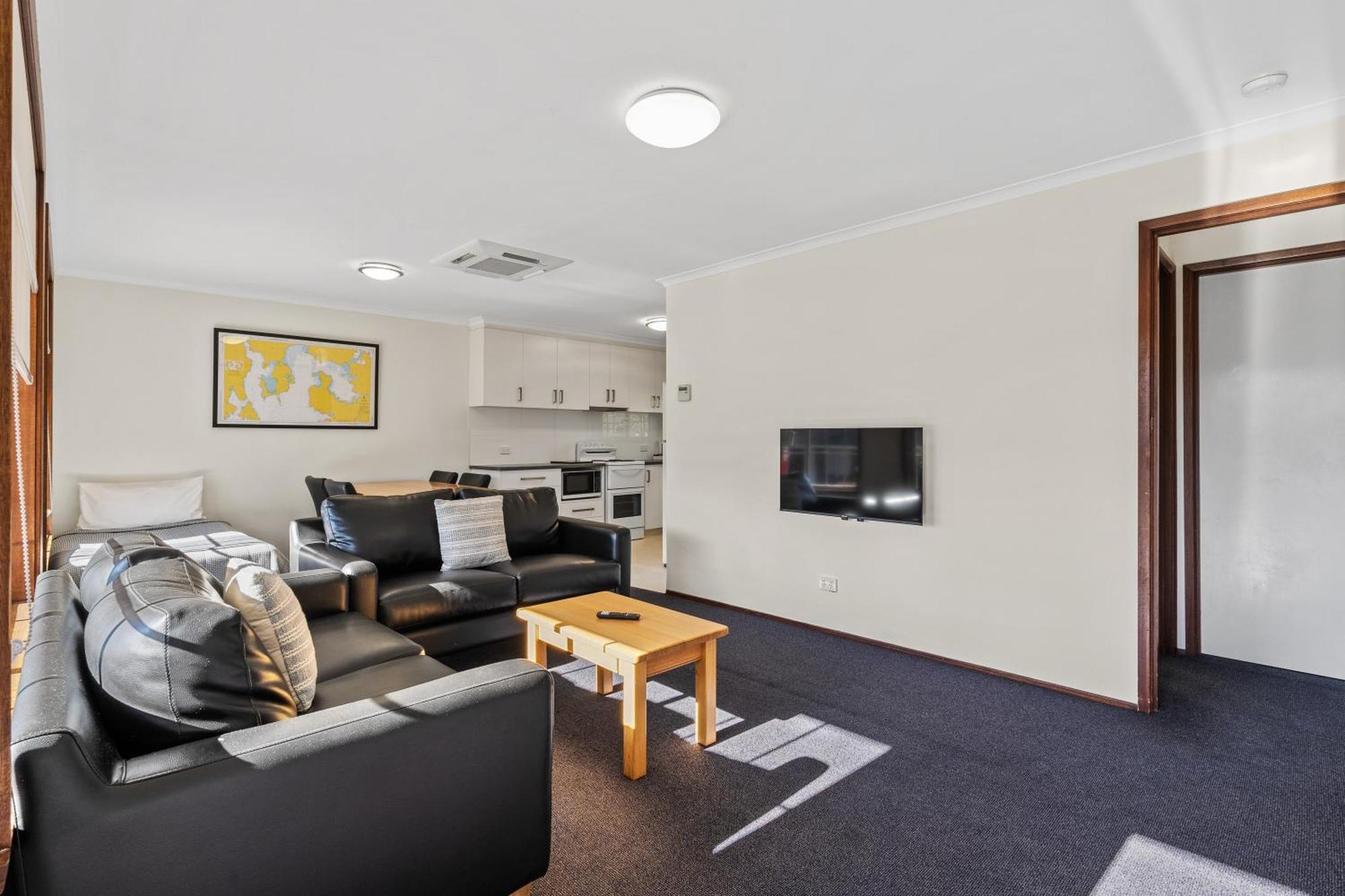 Aparthotel Riverfront & Restaurant 3*