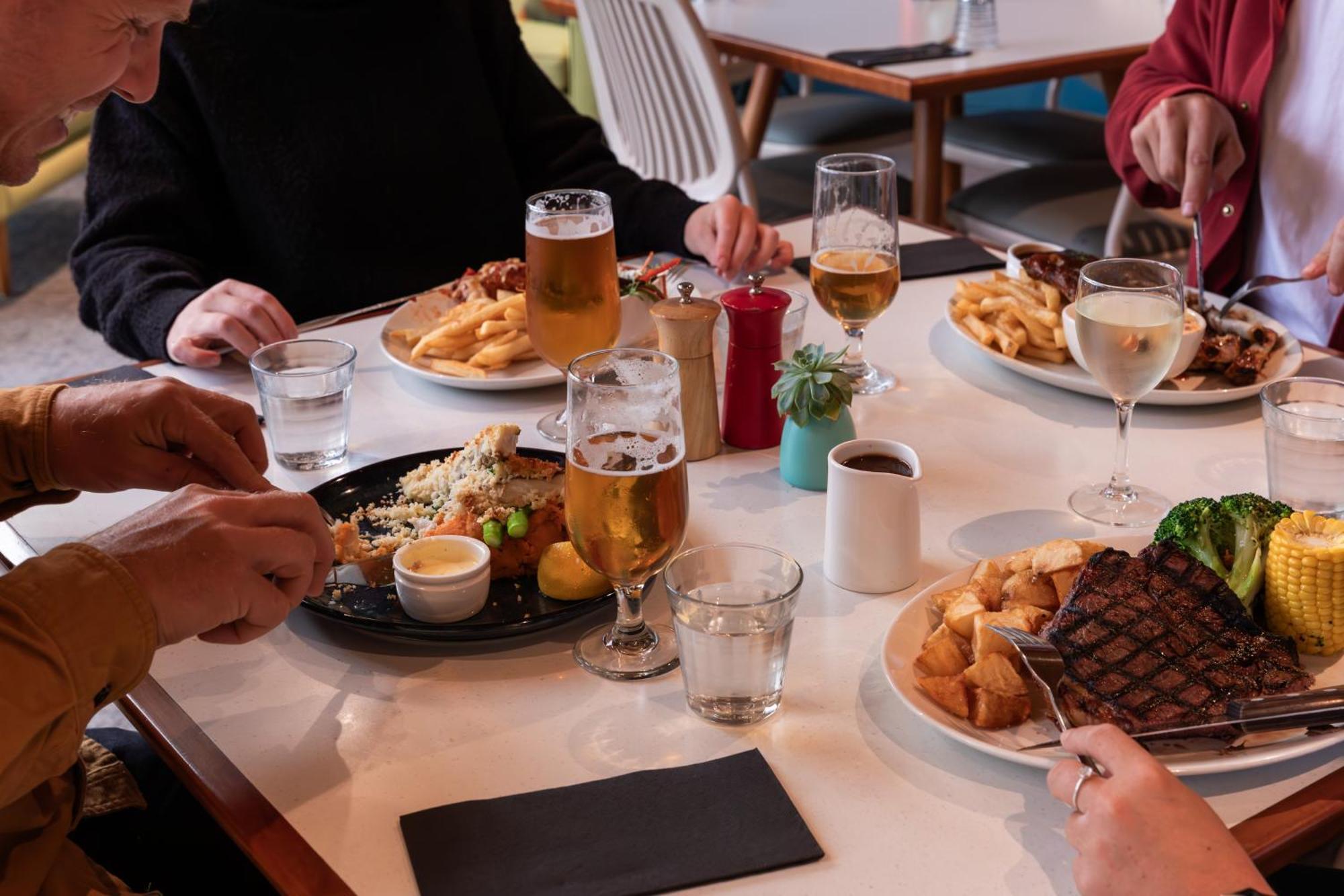 Aparthotel Riverfront & Restaurant Hobart